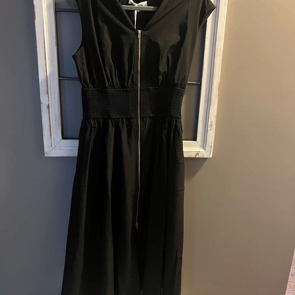 Elegant Black Zippered Dress